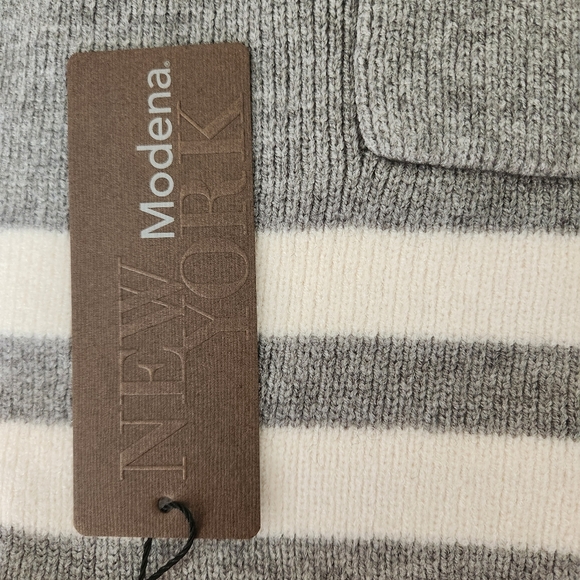 MODENA Gray Ruana Scarf - Picture 4 of 5